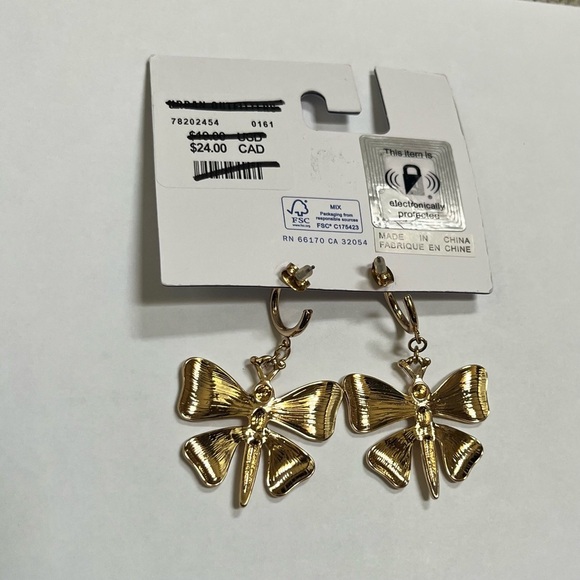 New Urban Outfitters Women's Gold Dangle Butterfly Earrings - Picture 6 of 6